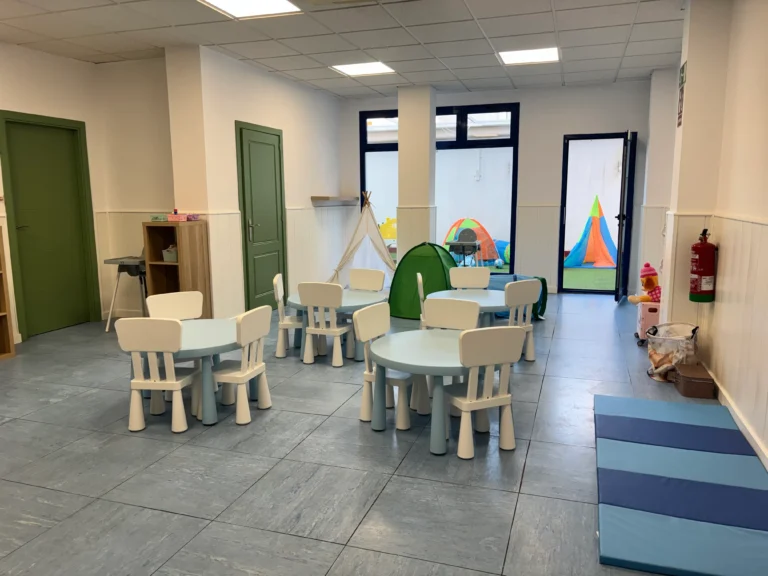 Pequeñas Huellas Badajoz | Guardería en Badajoz